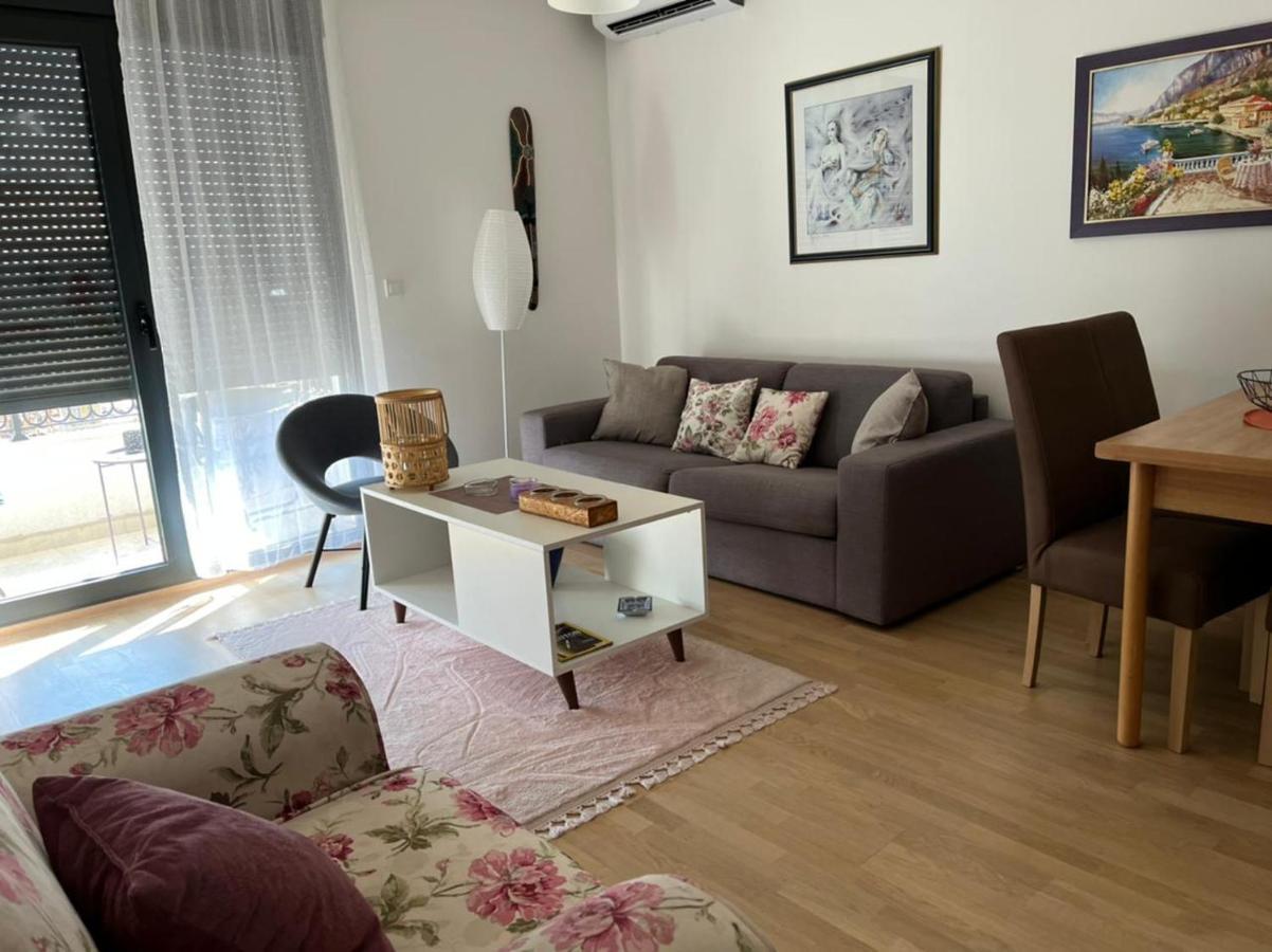 Ferienwohnung Lovely Pink Flat Podgorica Exterior foto