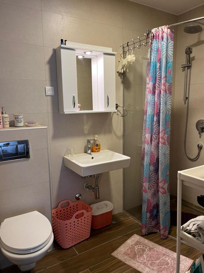 Ferienwohnung Lovely Pink Flat Podgorica Exterior foto
